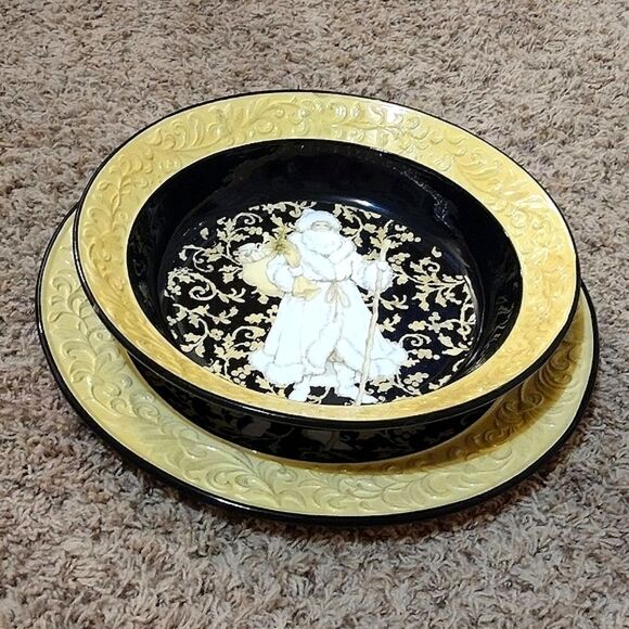 Certified International Betty Whiteaker Two Large Yellow Rim Christmas Plates - Picture 1 of 12